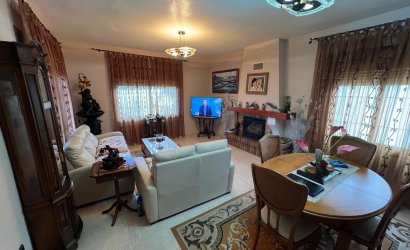 Resale - Villa -
Orihuela Costa - Campoamor