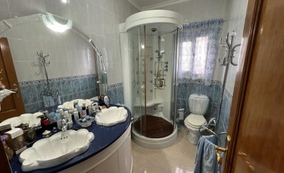 Resale - Villa -
Orihuela Costa - Campoamor