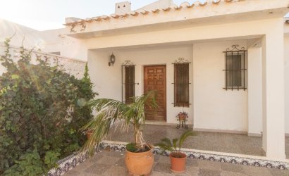 Resale - Villa -
Guardamar del Segura