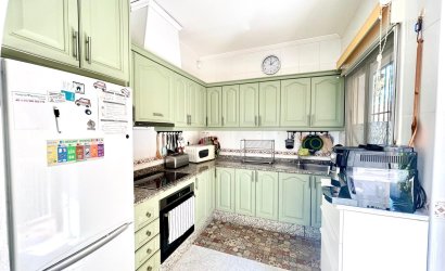 Resale - Villa -
Torrevieja - La Siesta