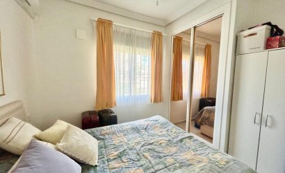 Resale - Villa -
Torrevieja - La Siesta