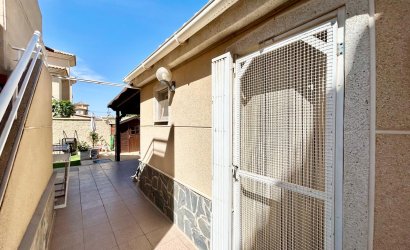 Resale - Villa -
Torrevieja - La Siesta