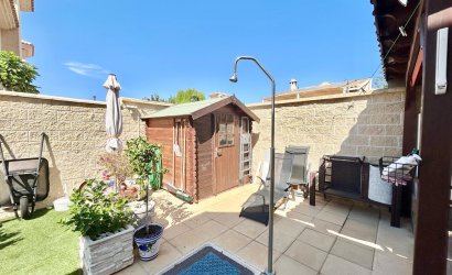 Resale - Villa -
Torrevieja - La Siesta