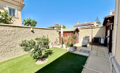 Resale - Villa -
Torrevieja - La Siesta