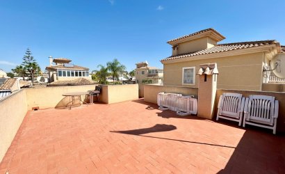 Resale - Villa -
Torrevieja - La Siesta