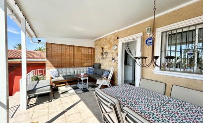 Resale - Villa -
Torrevieja - La Siesta
