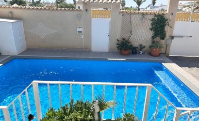 Resale - Villa -
Torrevieja - La Siesta