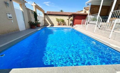 Resale - Villa -
Torrevieja - La Siesta