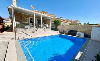Resale - Villa -
Torrevieja - La Siesta