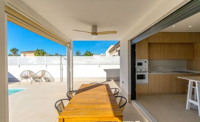 Resale - Villa -
Torrevieja - El Chaparral