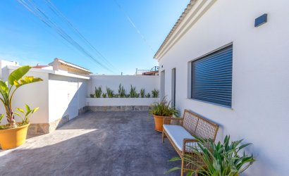 Resale - Villa -
Torrevieja - El Chaparral