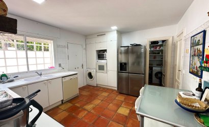 Revente - Villa -
Marbella - Las Chapas