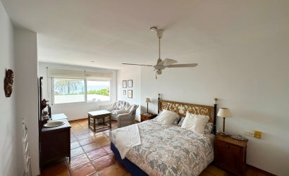 Revente - Villa -
Marbella - Las Chapas