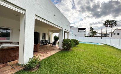 Revente - Villa -
Marbella - Las Chapas
