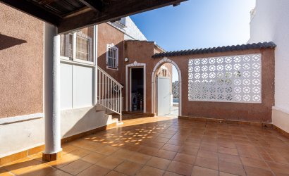 Revente - Detached Villa -
Torrevieja - Urbanización San Luis