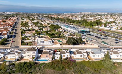 Revente - Detached Villa -
Torrevieja - Urbanización San Luis