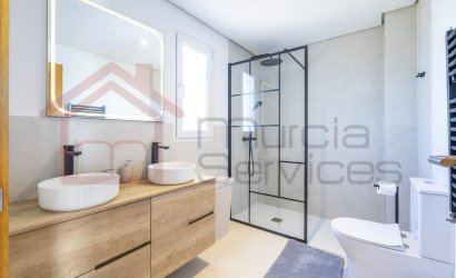 Herverkoop - Herenhuis -
La Torre Golf Resort