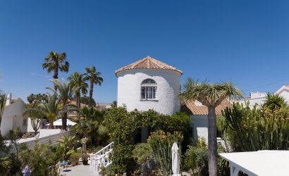 Resale - Villa -
Torrevieja - La Siesta