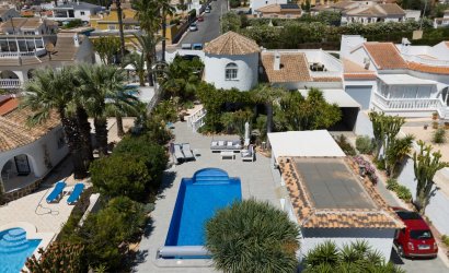 Resale - Villa -
Torrevieja - La Siesta