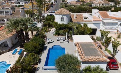 Resale - Villa -
Torrevieja - La Siesta