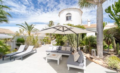 Resale - Villa -
Torrevieja - La Siesta