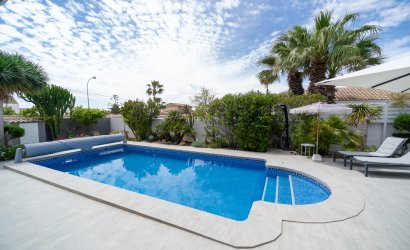 Resale - Villa -
Torrevieja - La Siesta