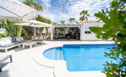 Resale - Villa -
Torrevieja - La Siesta