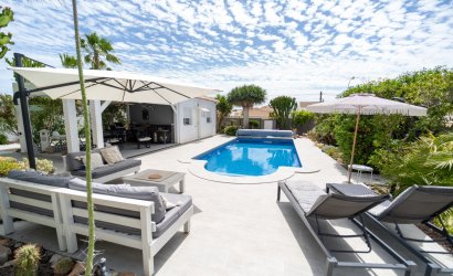 Resale - Villa -
Torrevieja - La Siesta