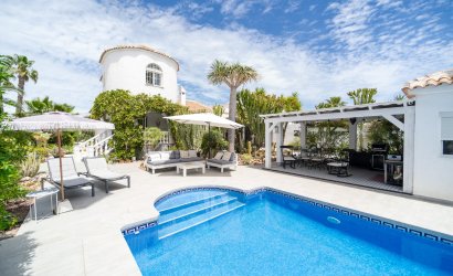 Resale - Villa -
Torrevieja - La Siesta
