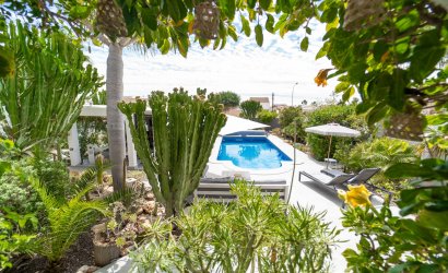 Resale - Villa -
Torrevieja - La Siesta