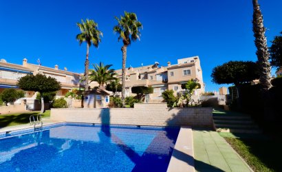 Resale - Townhouse -
Ciudad Quesada - Doña Pepa