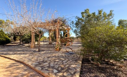 Herverkoop - Herenhuis -
Crevillente