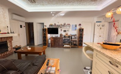 Herverkoop - Herenhuis -
Crevillente