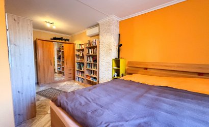 Herverkoop - Herenhuis -
Crevillente