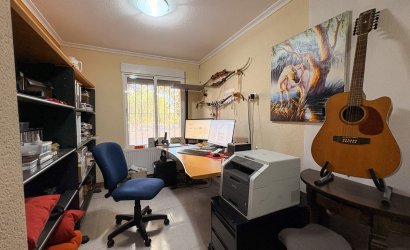 Herverkoop - Herenhuis -
Crevillente