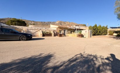 Herverkoop - Herenhuis -
Crevillente