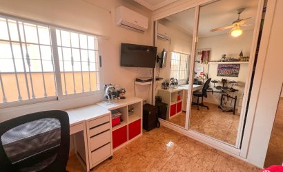 Herverkoop - Villa -
Guardamar del Segura - El Raso