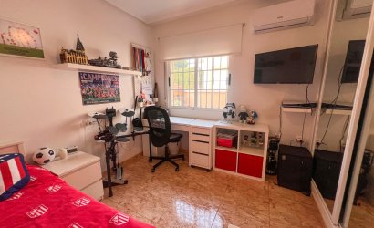 Herverkoop - Villa -
Guardamar del Segura - El Raso