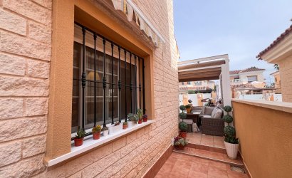 Herverkoop - Villa -
Guardamar del Segura - El Raso