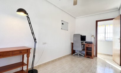 Herverkoop - Herenhuis -
Torrevieja - La Siesta - El Salado -  Torreta