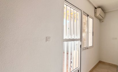 Herverkoop - Herenhuis -
Torrevieja - La Siesta - El Salado -  Torreta