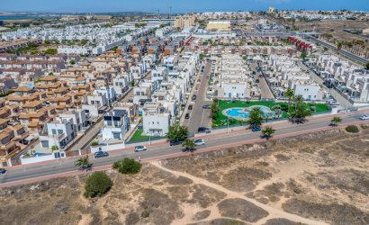 Revente - Villa -
Torrevieja - Aguas Nuevas