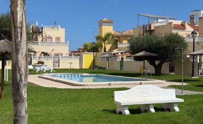 Reventa - Adosado -
Orihuela Costa - Cabo Roig