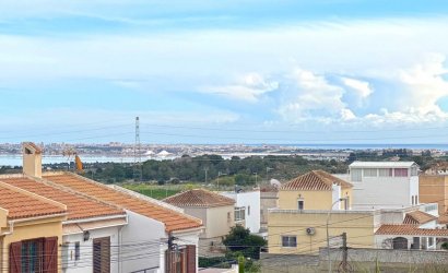 Herverkoop - Semi Detached Villa -
San Miguel de Salinas