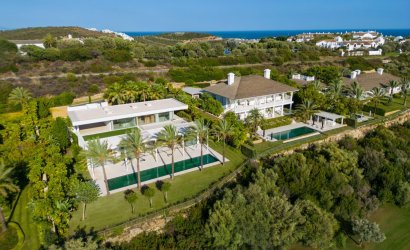 Obra nueva - Villa -
Casares - Pedregales