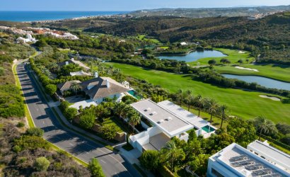 Obra nueva - Villa -
Casares - Pedregales