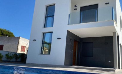 Herverkoop - Villa -
Torrevieja - Los Balcones