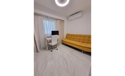 Revente - Apartment -
Torrevieja - Centro