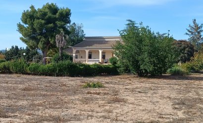 Reventa - Villa -
Yecla - Inland