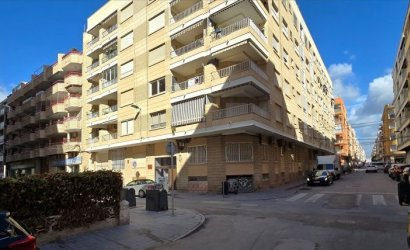 Herverkoop - Apartment -
Torrevieja - Centro